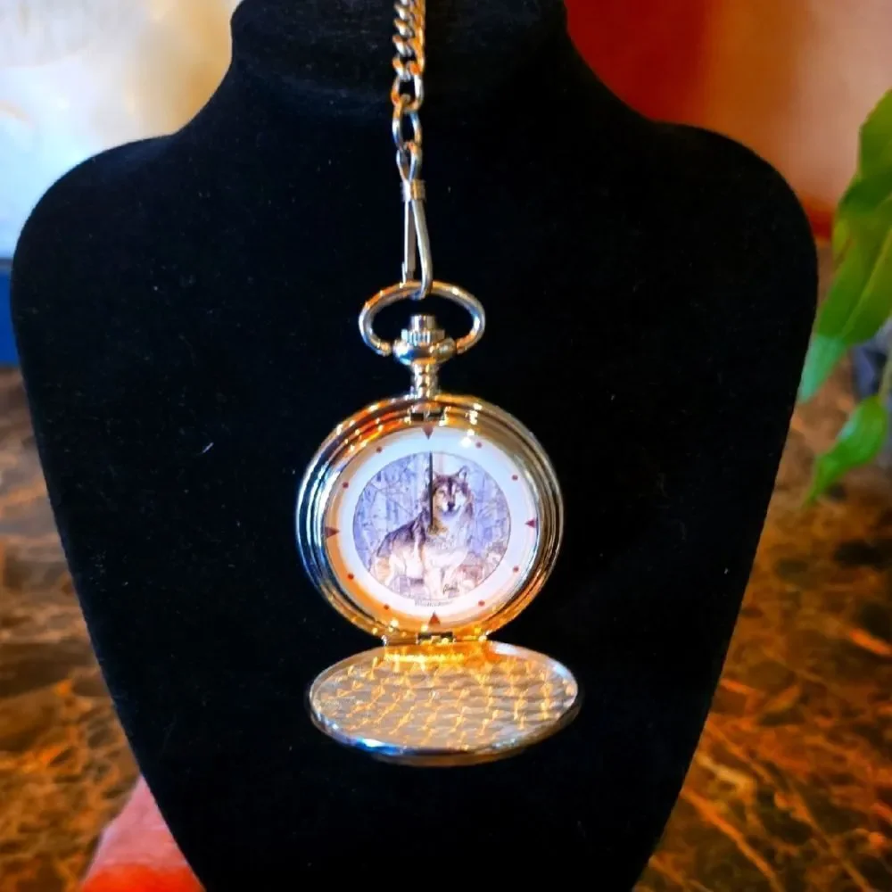 Westminster Collector'sElegant Silver Wolf Pocket Watch!